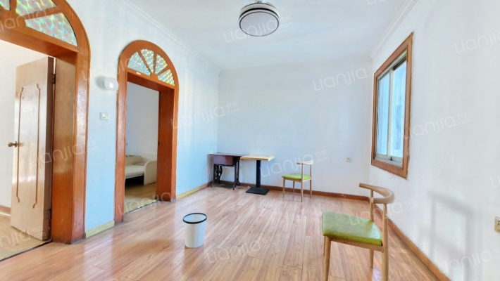 解放西路公交公司宿舍二手房实景图