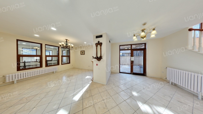 纳帕溪谷二手房实景图