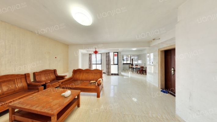 龙宾新界二手房实景图