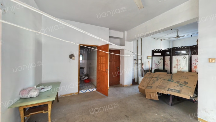 岭前小区二手房实景图