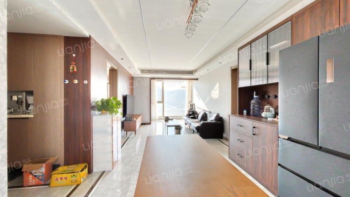 世茂揽樾二手房实景图