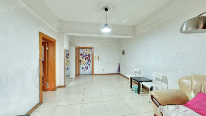 新时空公寓二手房实景图