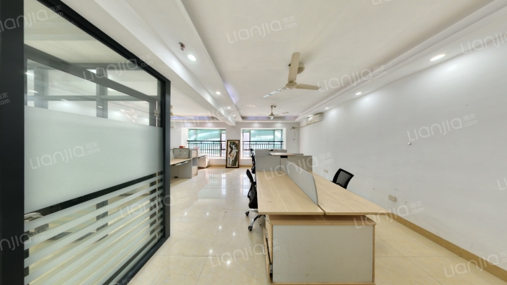 保利香槟花园公寓二手房实景图