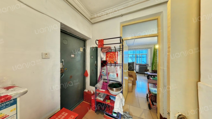 中储东三教仓库宿舍二手房实景图