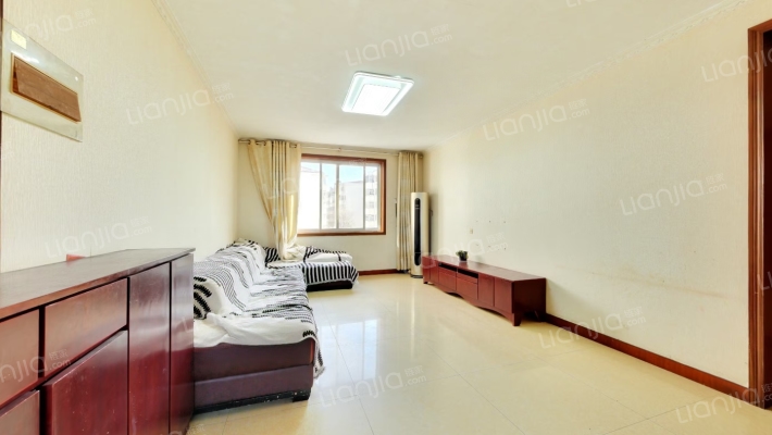 东畔花苑二手房实景图