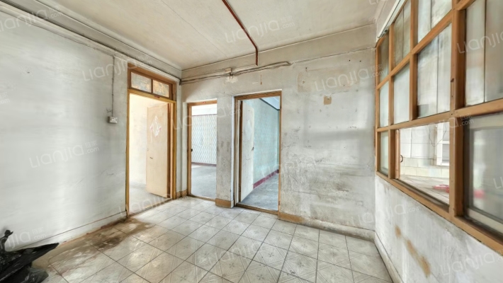 颜港北村三区二手房实景图