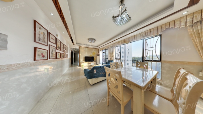 东逸湾逸然居二手房实景图