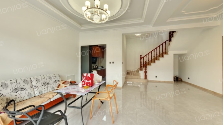 绿城玫瑰园葡萄酒小镇二手房实景图