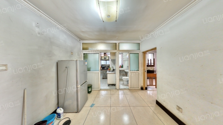 地铁楼二手房实景图