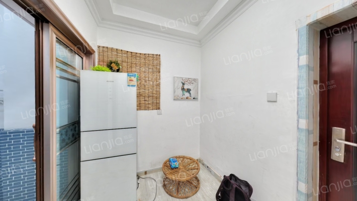 市妇产科医院宿舍二手房实景图