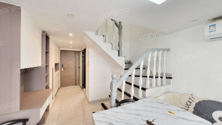 卓越伊景寓二手房实景图