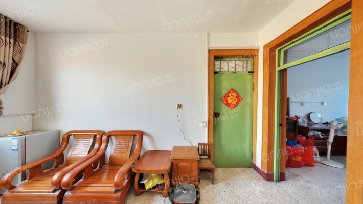 留村开发区内教委办公宿舍楼二手房实景图