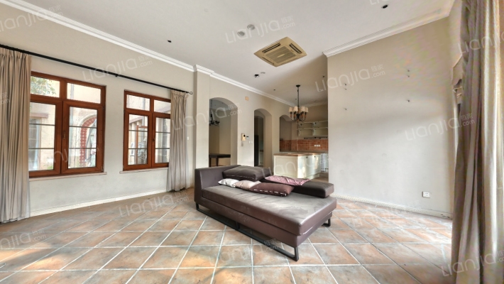 麓山国际叠溪谷二手房实景图