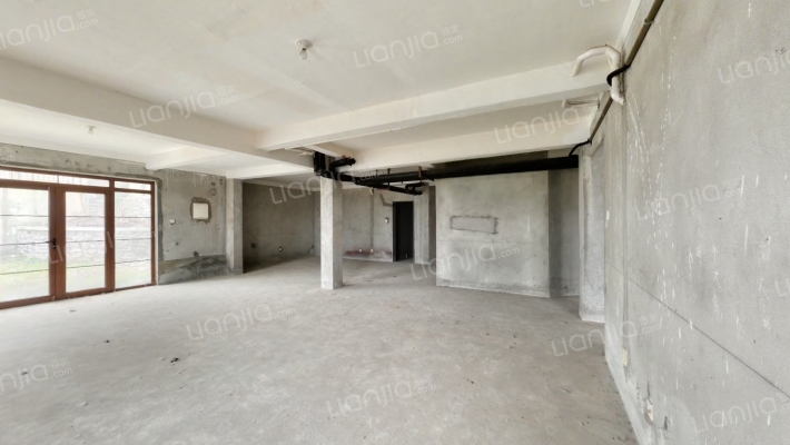 名流高尔夫庄园二手房实景图