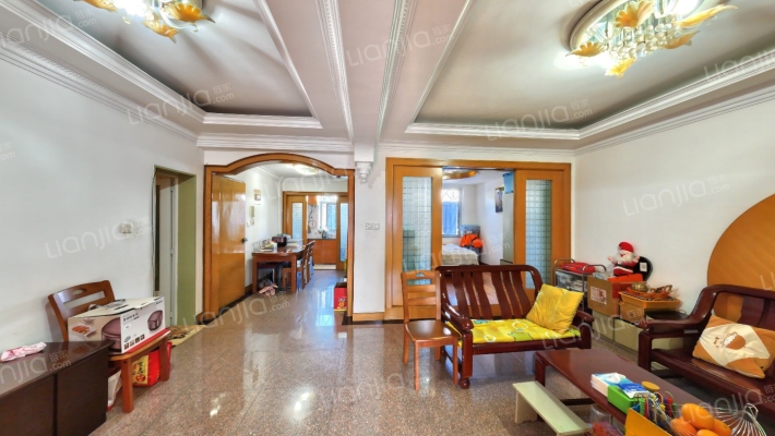 岳峰新村二手房实景图