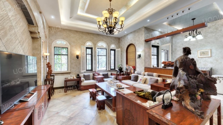 蓝湖郡西岸六组团二手房实景图