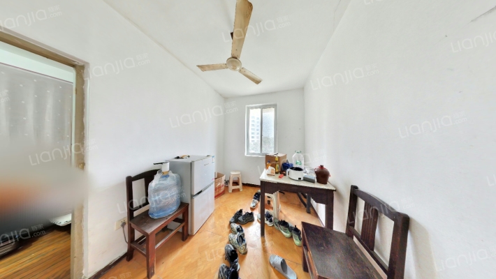 官渎上浜27号二手房实景图