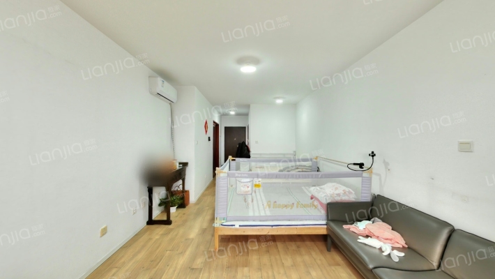 翡翠公园三期二手房实景图