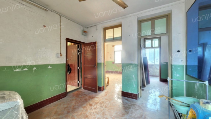 纸坊大街947号二手房实景图