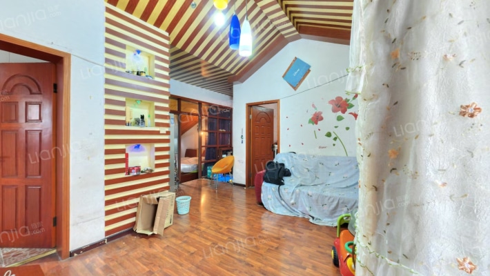 蓝郡新界二手房实景图