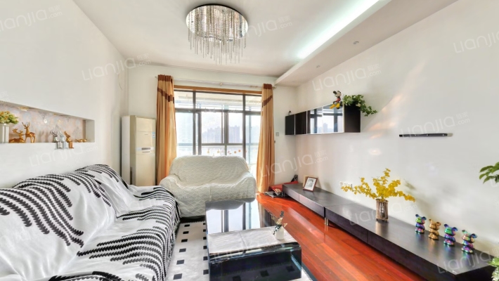 名爵府小区二手房实景图