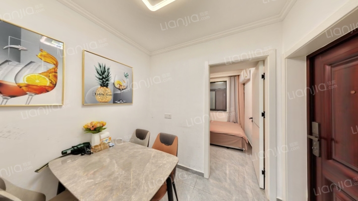 森林里二手房实景图