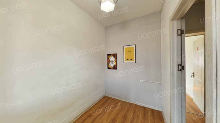 制锦市锦屏街二手房实景图