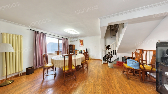 华世隆国际公寓二手房实景图