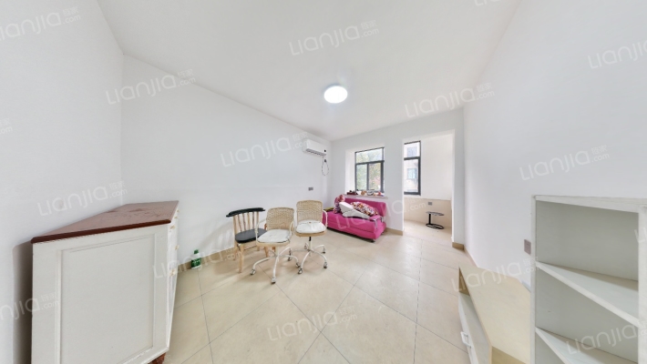 化坪山二手房实景图