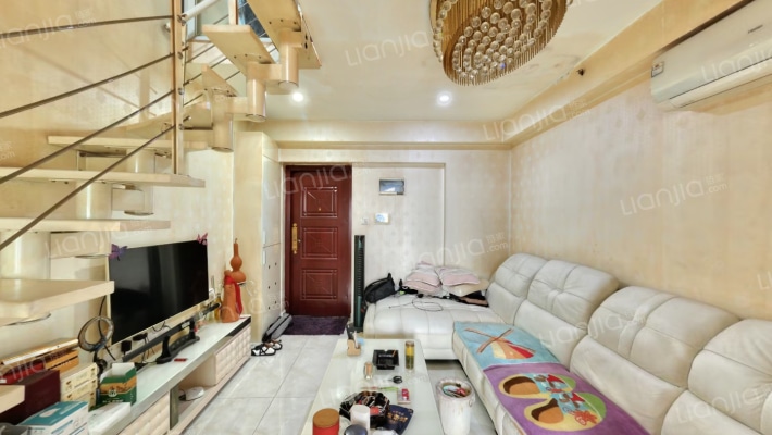 金色LOFT二手房实景图
