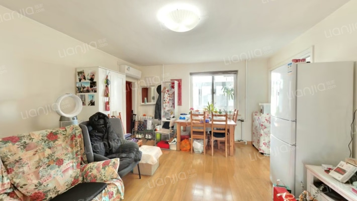 佟麟阁路62号院二手房实景图