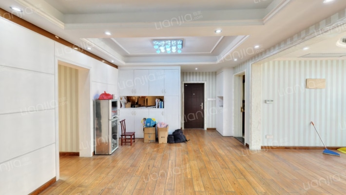 怡康家园水岸春天二手房实景图