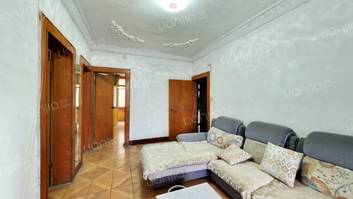 万春路82号二手房实景图