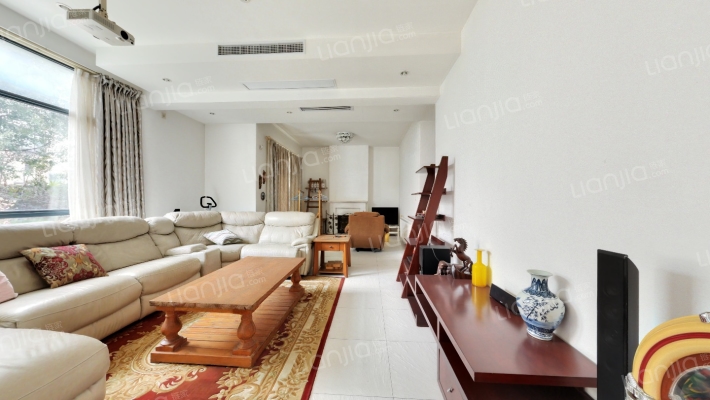 维纳恩湖二手房实景图