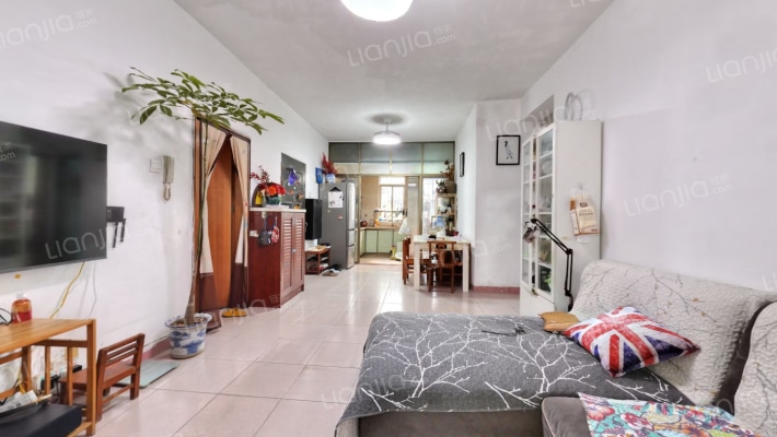 桦润馨居A区二手房实景图