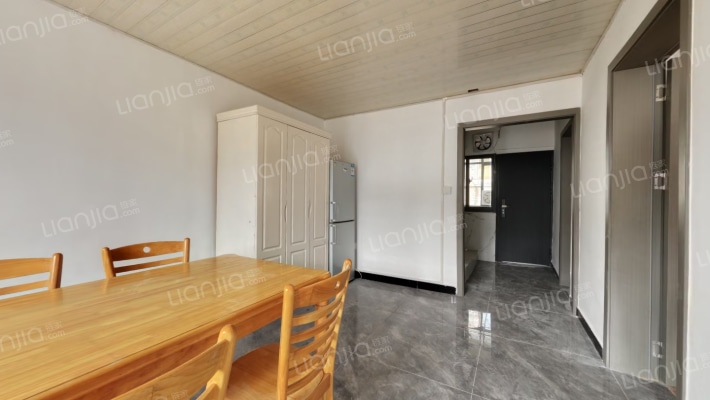 新光厂宿舍二手房实景图