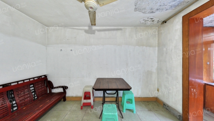 建设村二手房实景图