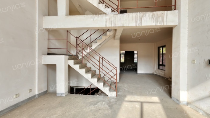 保利公园198蝴蝶谷西区二手房实景图