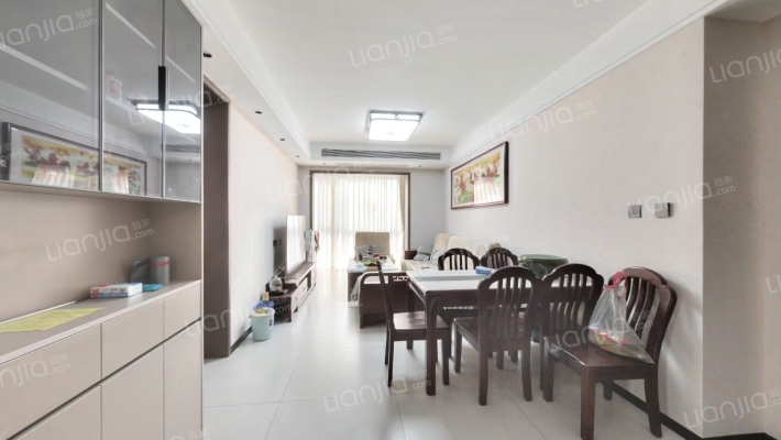 兴港永威南樾二手房实景图