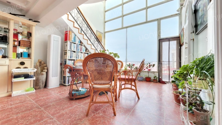 福莱花苑二手房实景图