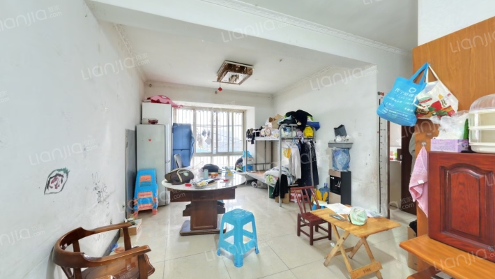 新博新美连锁住宅区二手房实景图