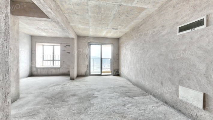 山水芳邻四期二手房实景图