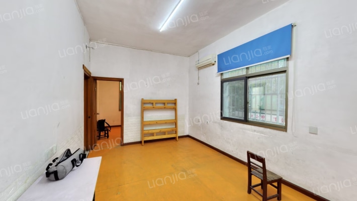 汽贸大厦宿舍二手房实景图