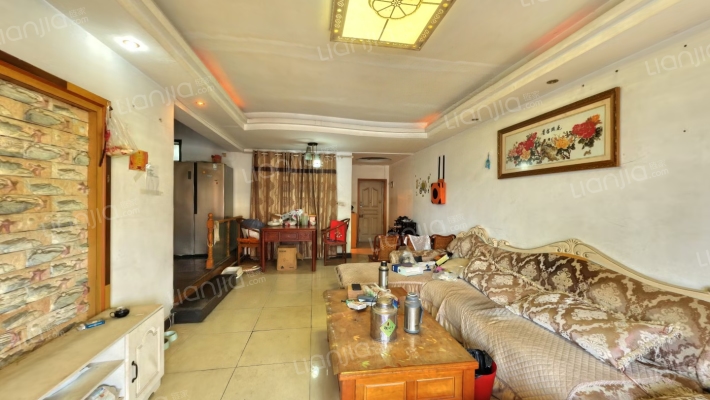 龙脊路153号二手房实景图