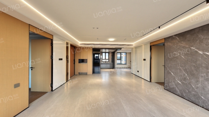 云筑三期云未二手房实景图