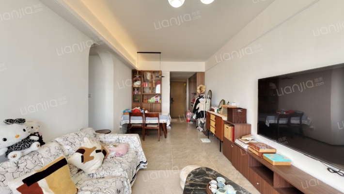 越秀滨海花城二手房实景图