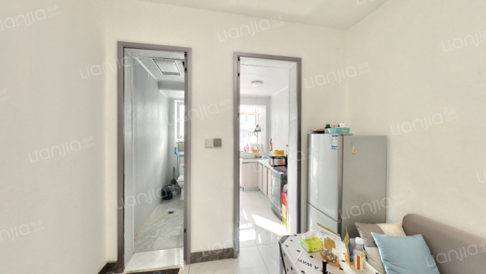 市人行宿舍二手房实景图