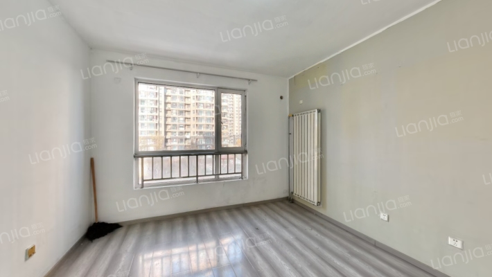 泰福苑D3区二手房实景图