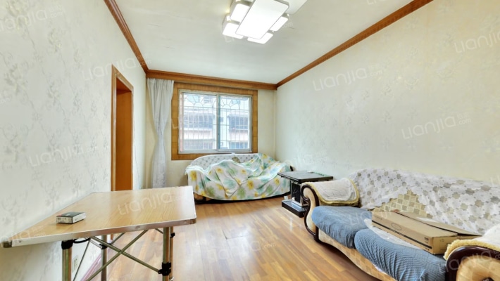 南岳路一七号二手房实景图