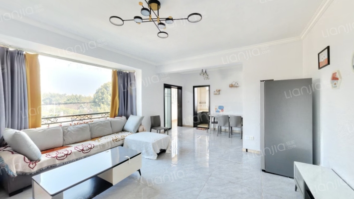 滨江新城小区二手房实景图